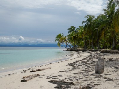 Walking along the beaches of the San Blas Islands