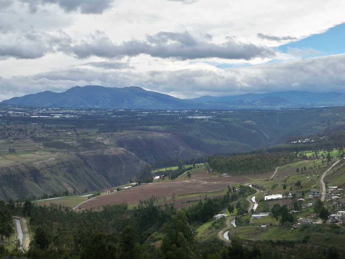 Cycling from Cayambe to Quito over the Ecuador rift
