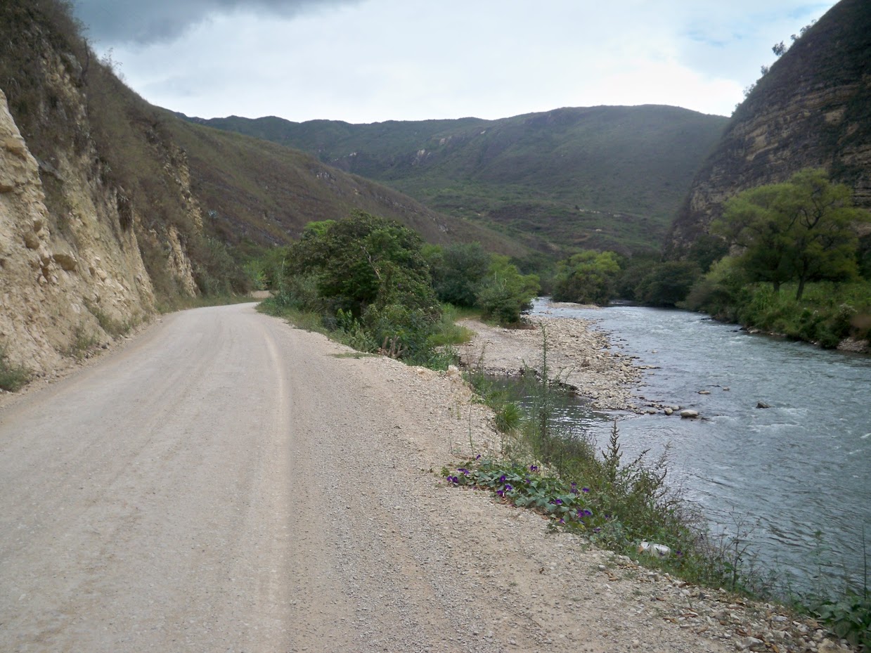 Cycling along a dirt track to Tingo Viejo in Peru