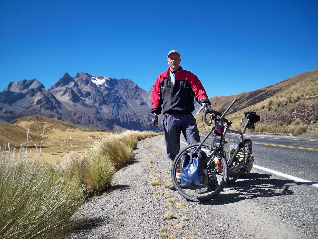Dave Briggs bicycle touring in Peru