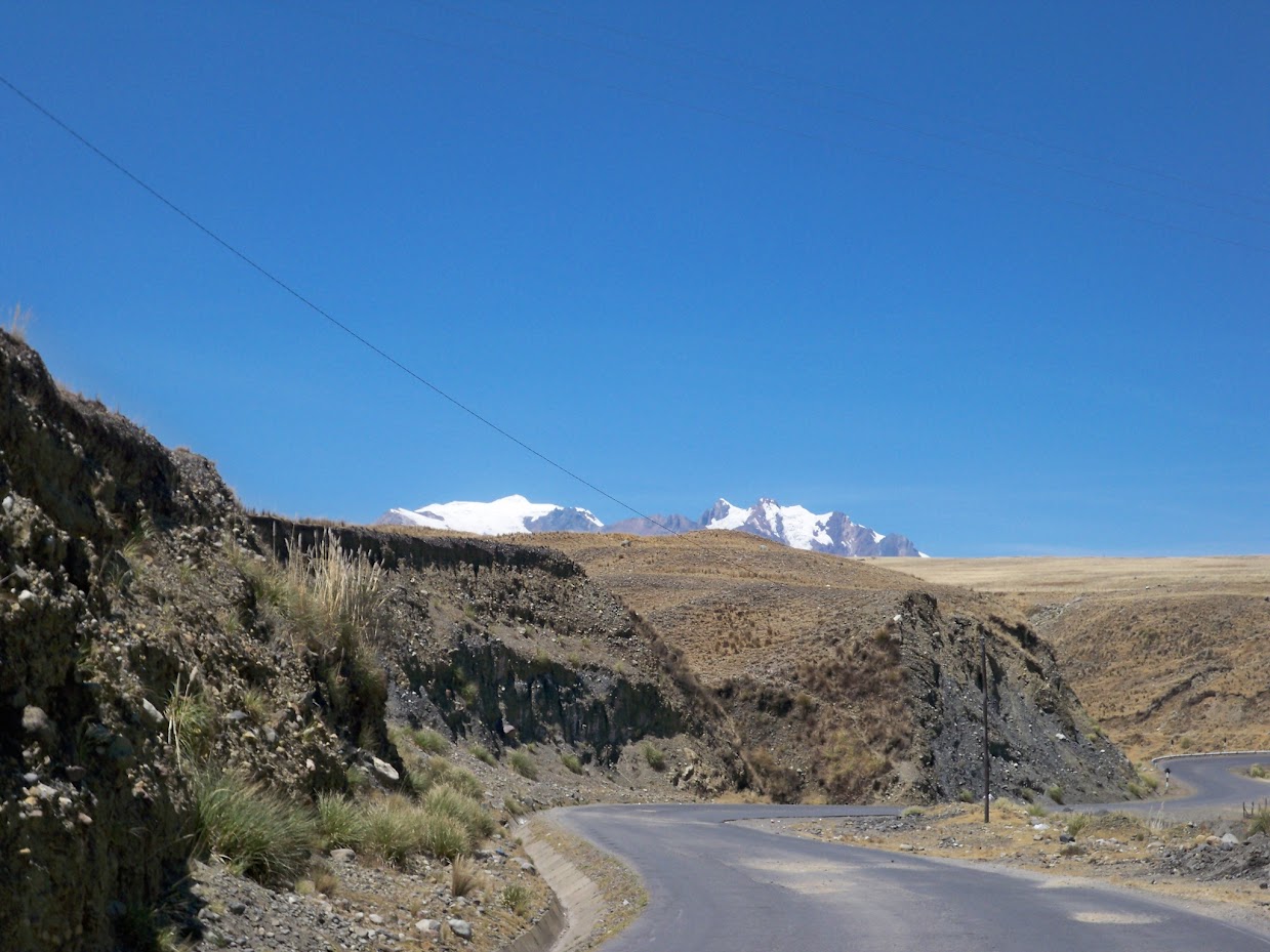 road from Huaraz to Conococha