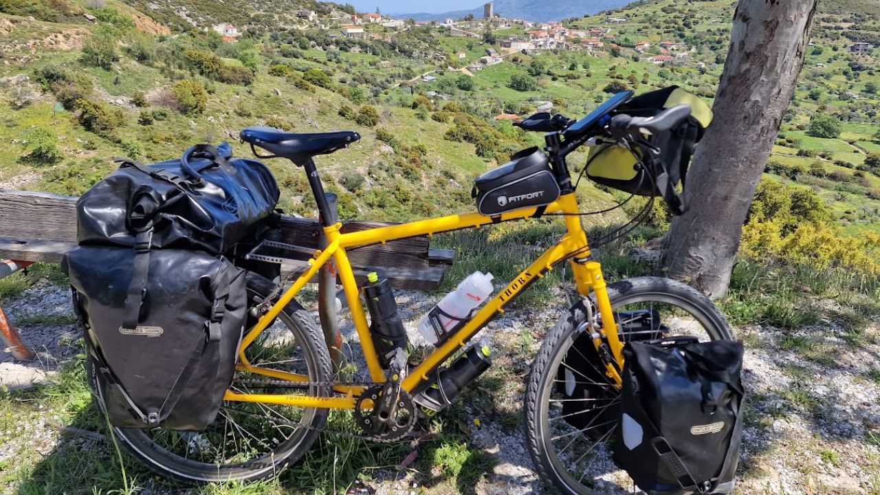 Thorn Nomad Mk II with Rohloff speedhub - fully loaded bicycle touring