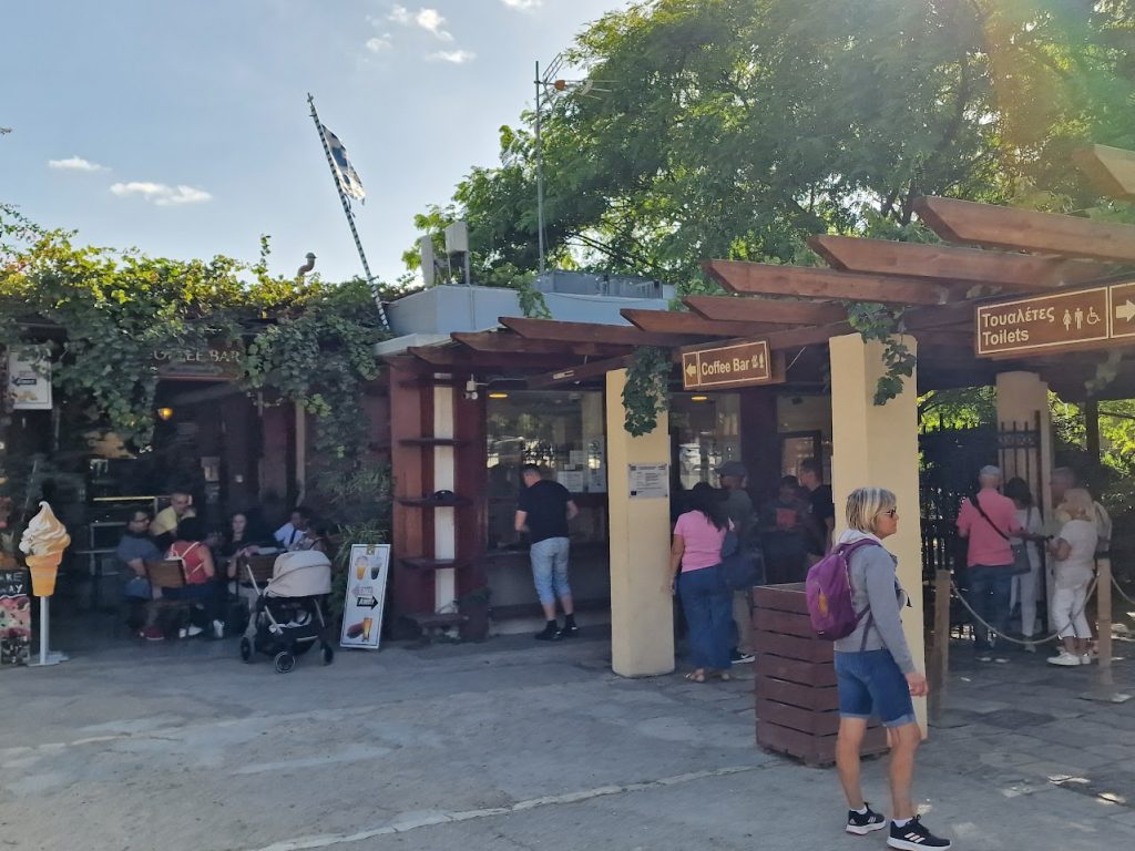 small coffee bar and toilets just inside the entrance of Knossos archaeological site