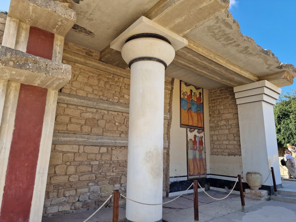 An example of the reconstruction at the site of Knossos, where concrete is evident