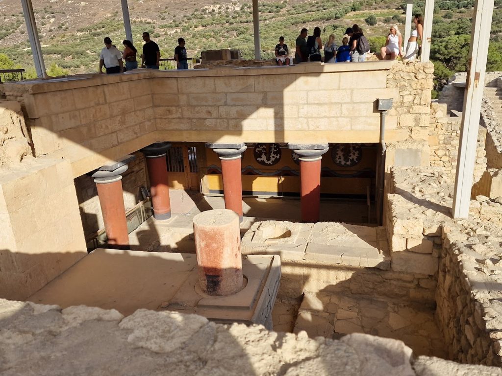 Visitors at the archaeological site of knossos