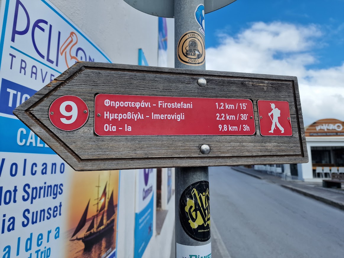 A sign post on the Fira to Oia hiking route in Santorini