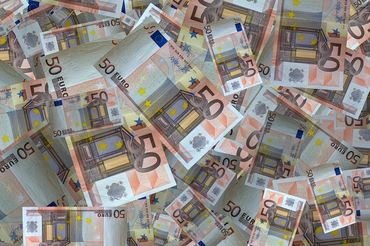 How much is 50 dollars $ (USD) to € (EUR) according to the foreign exchange rate for today