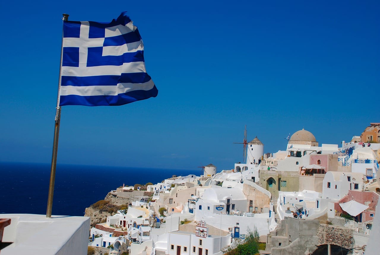 A complete guide to the best day trips from Santorini.