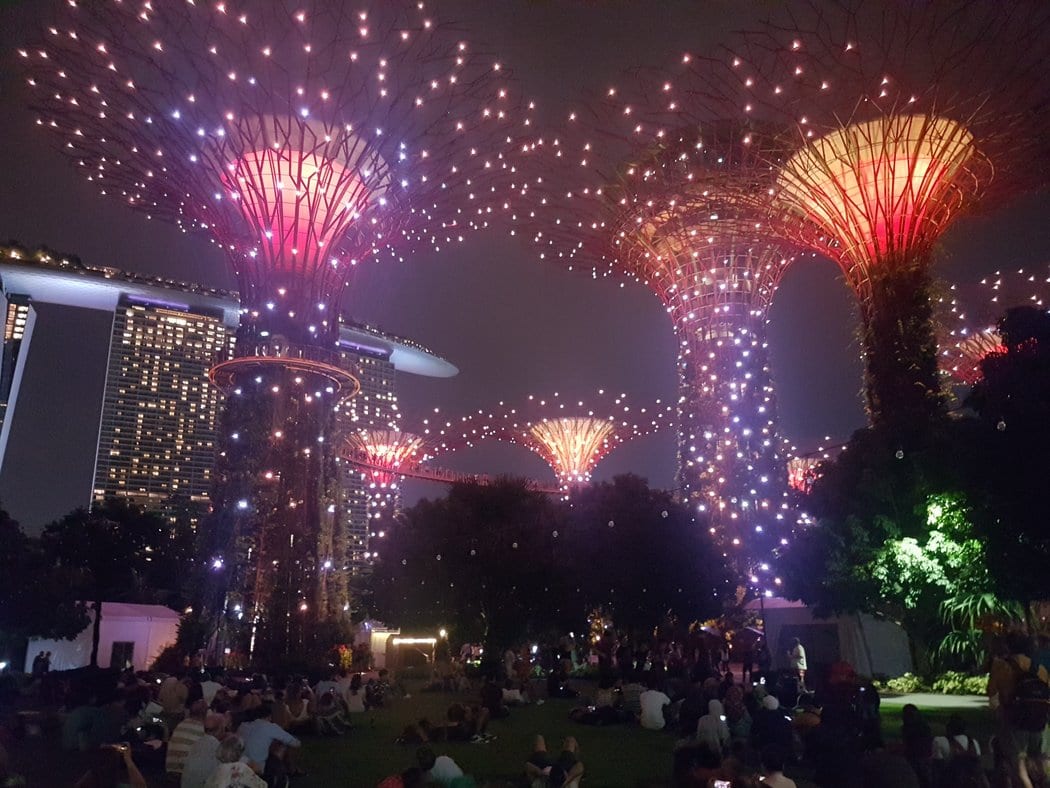 Gardens By The Bay Light Show In Singapore Supertrees From Avatar 