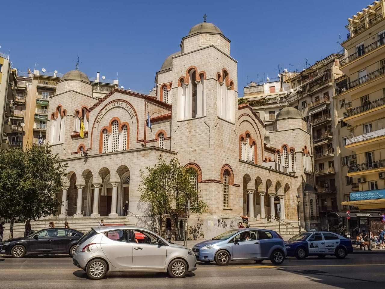 What to know before traveling to Greece when it comes to driving in Thessaloniki