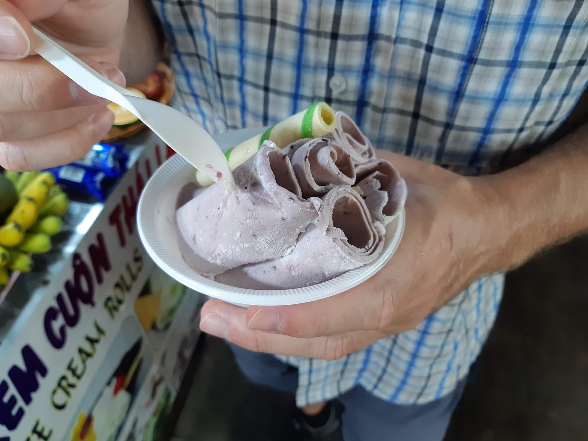 Ice cream rolls in Phu Quoc