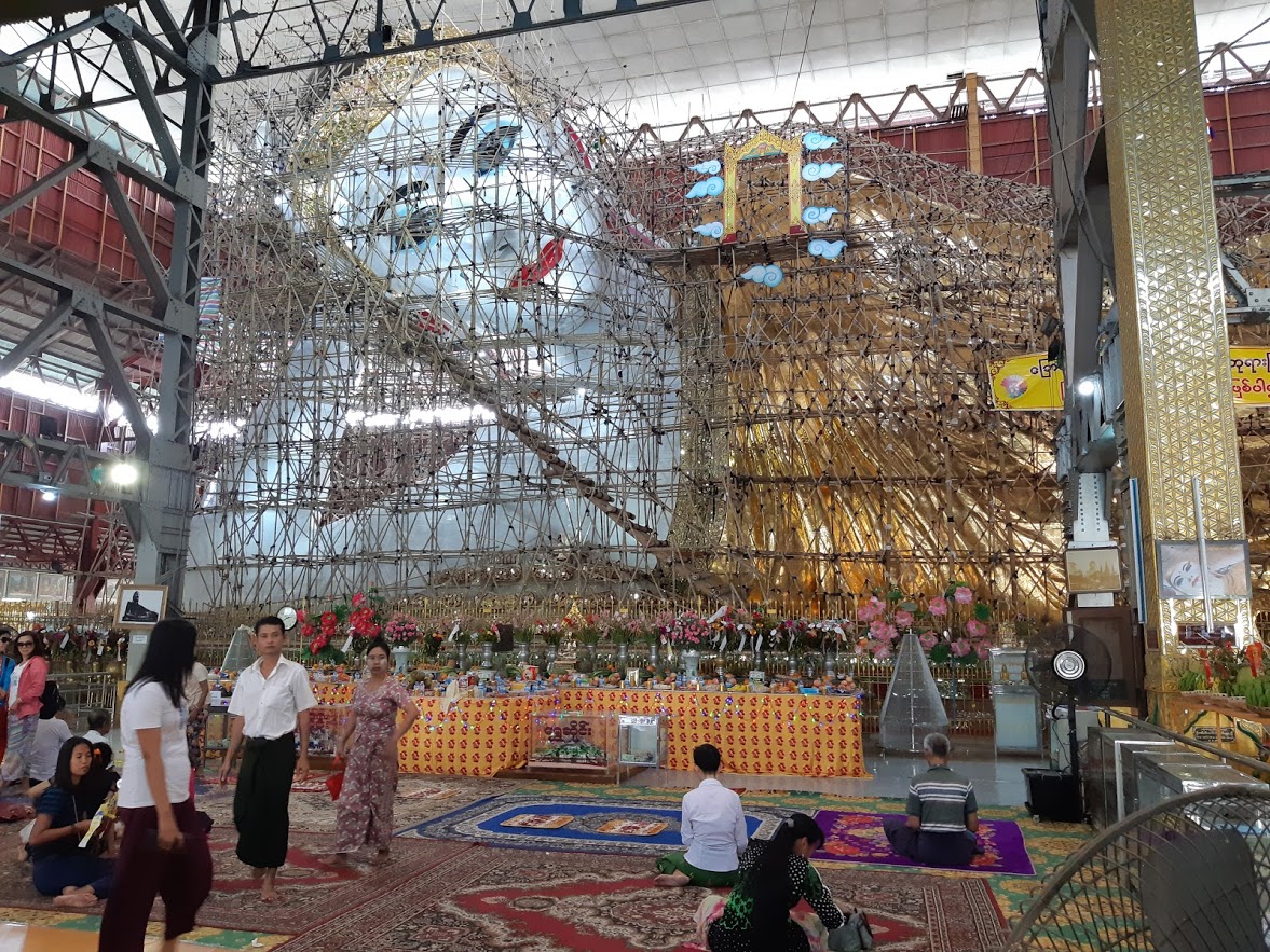 Reclining Buddha in Yangon