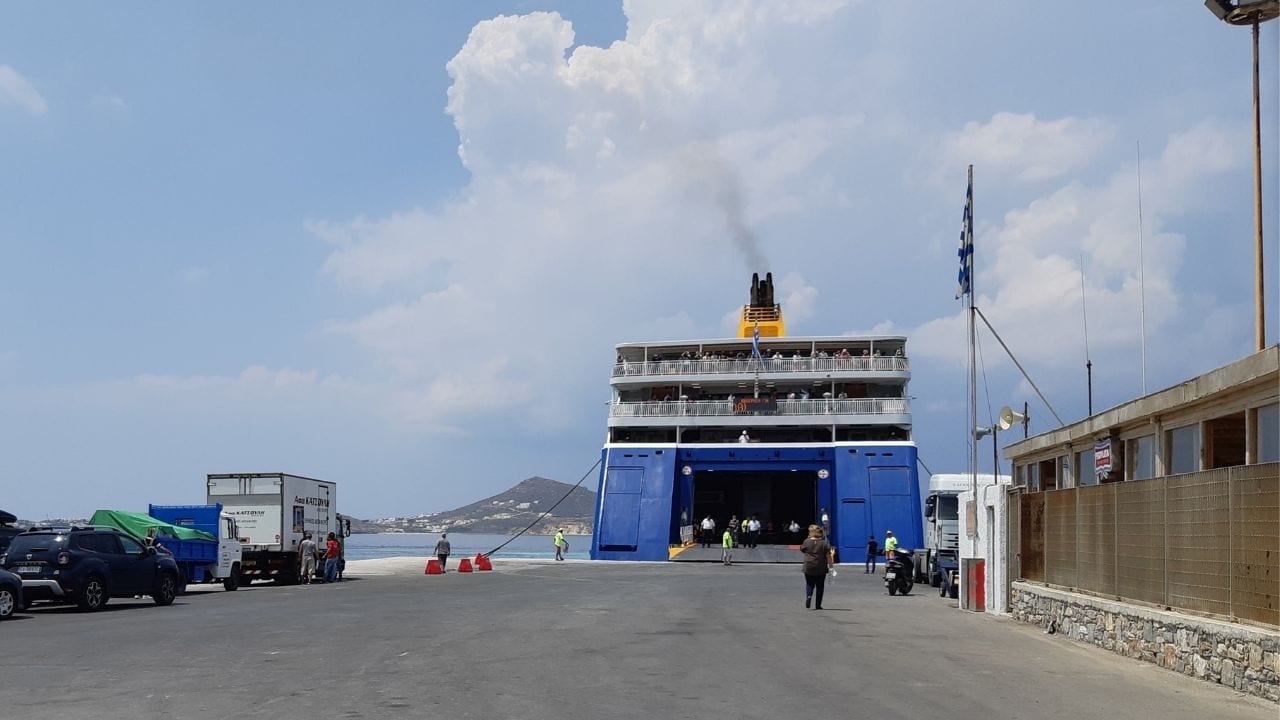 Naxos Paros ferry boarding