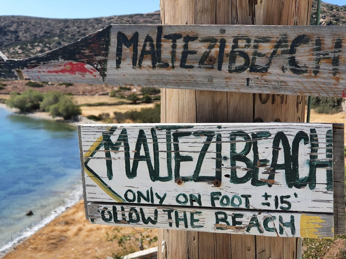 A signpost to Maltezi beach in Amorgos