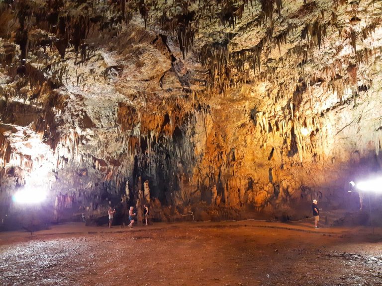 visiting-the-drogarati-cave-in-kefalonia-amazing-place-to-see