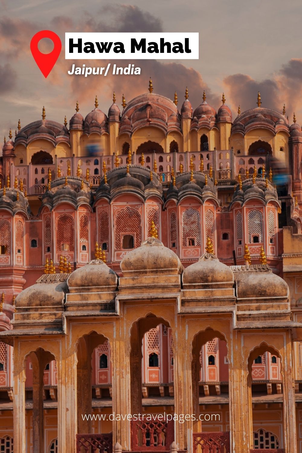 The iconic landmark of Hawa Mahal  (India)
