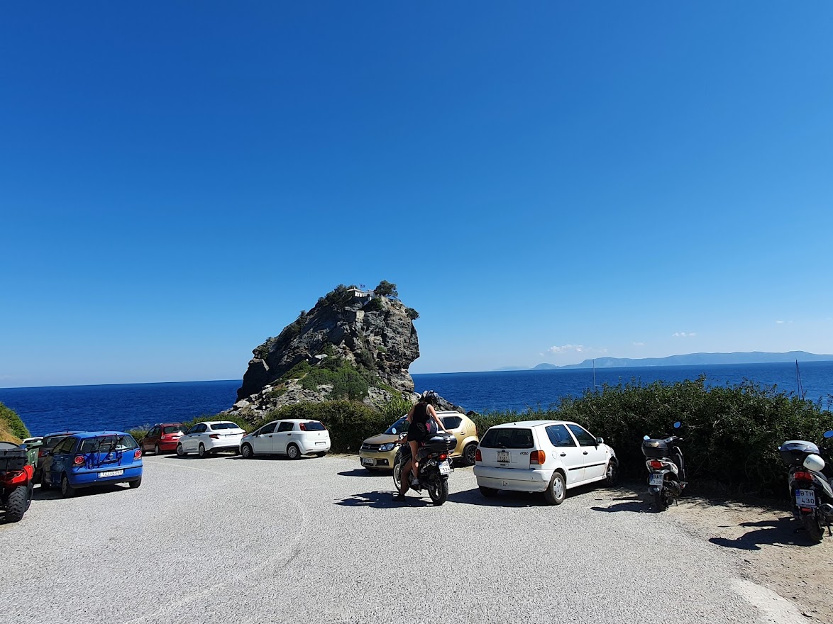 A photo of car parking space at Agios Ioannis in Skopelos