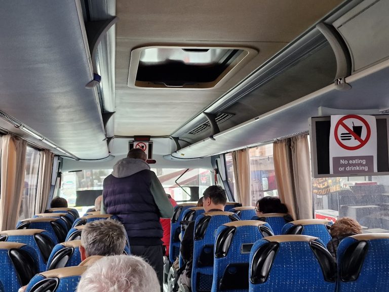 How to get from Santorini Airport to Oia (2025 Guide)