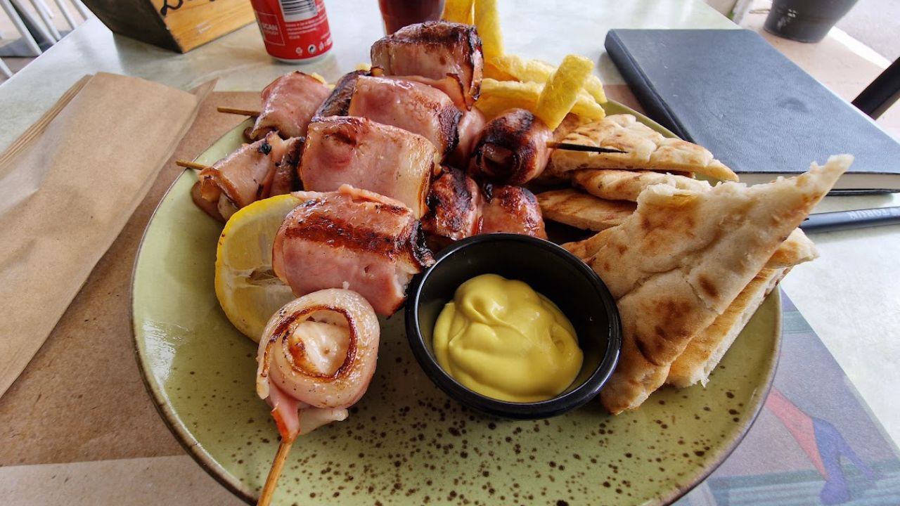 bacon and chicken souvlaki in eretria evia
