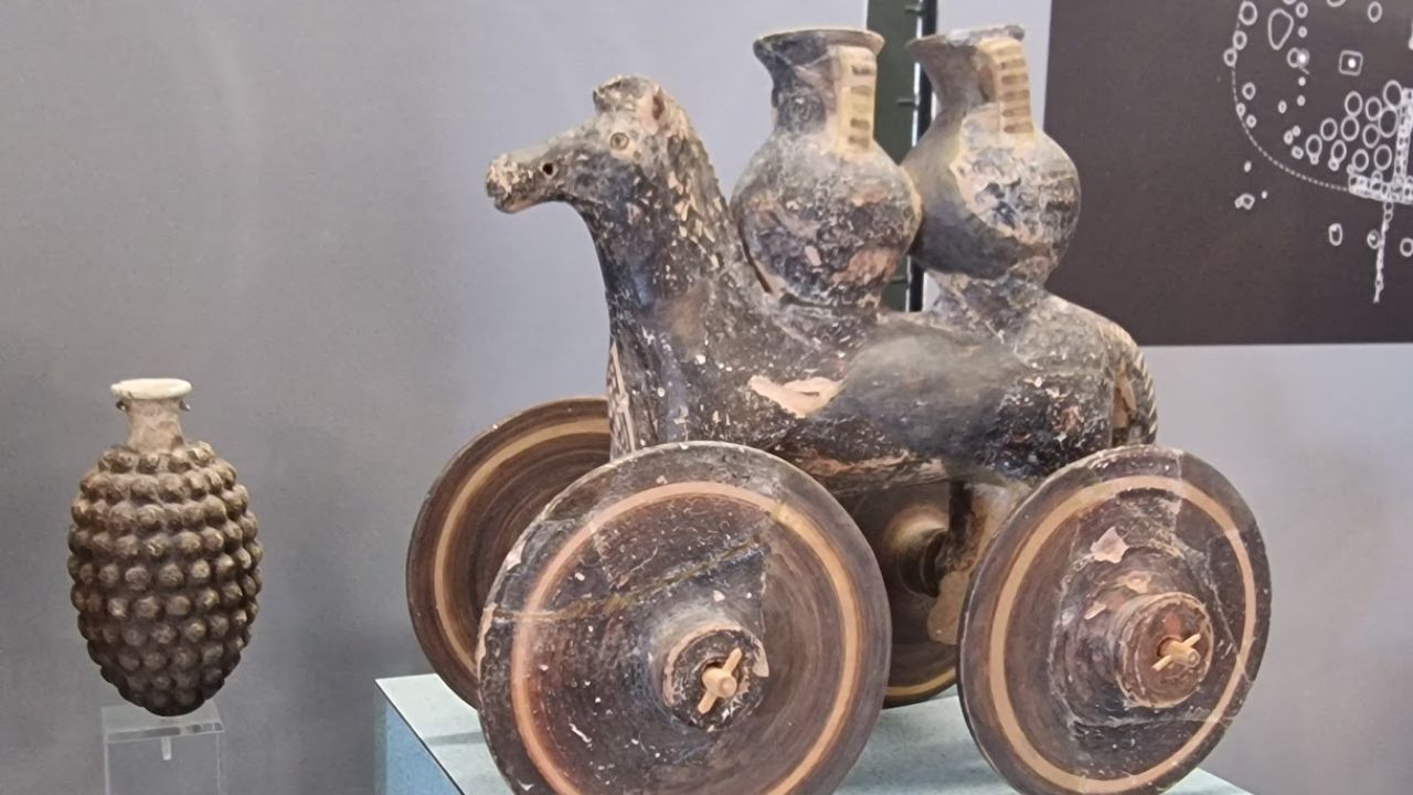 A display inside the Archaeological Museum of Eretria